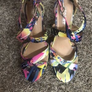 Size 9.5 heel purchased from Dillard’s worn 2x